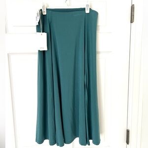 Wilfred Aritzia Beach Green Knit Midi Skirt, size Medium NWT